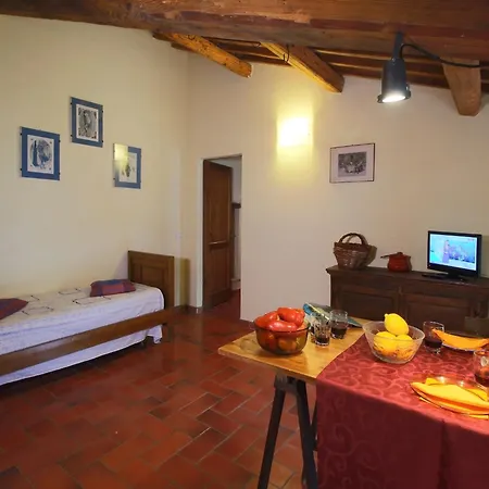 Attractive Apartment In Old Farmhouse On The Estate With Pool Umbertide Exterior foto